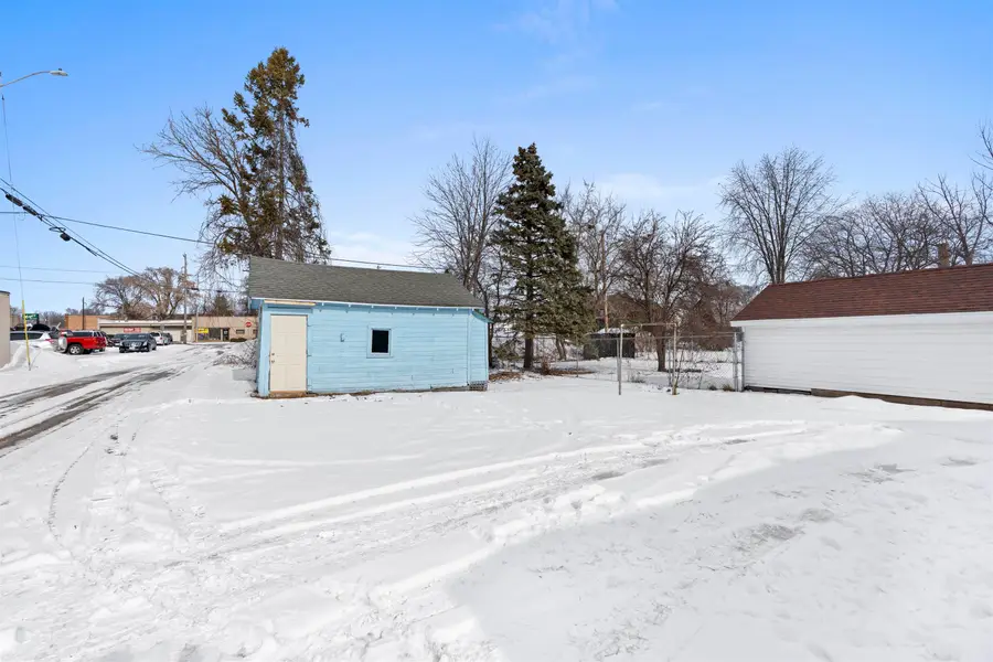 540 W 10th Avenue, Oshkosh, WI 54902 - Image #3