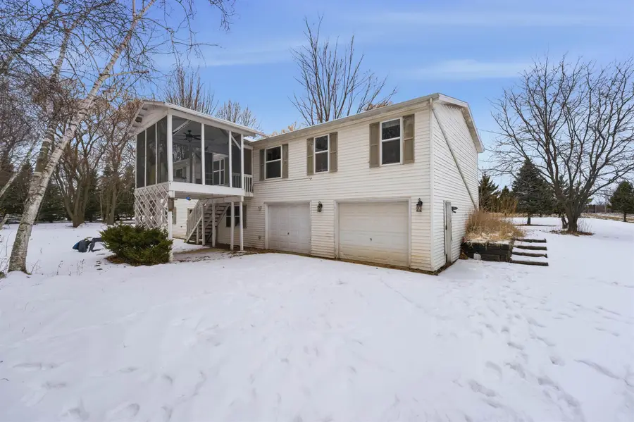7707 Quigley Road, Omro, WI 54963 - Image #2
