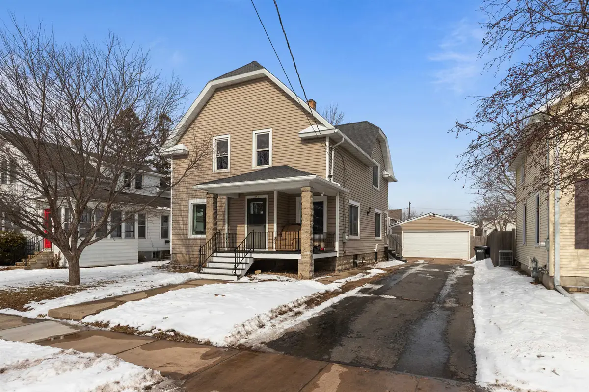 242 W 14th Avenue, Oshkosh, WI 54902 - Image #1