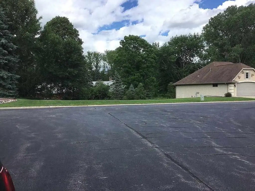 1330 North Lake Court, Appleton, WI 54913-6628 - Image #1