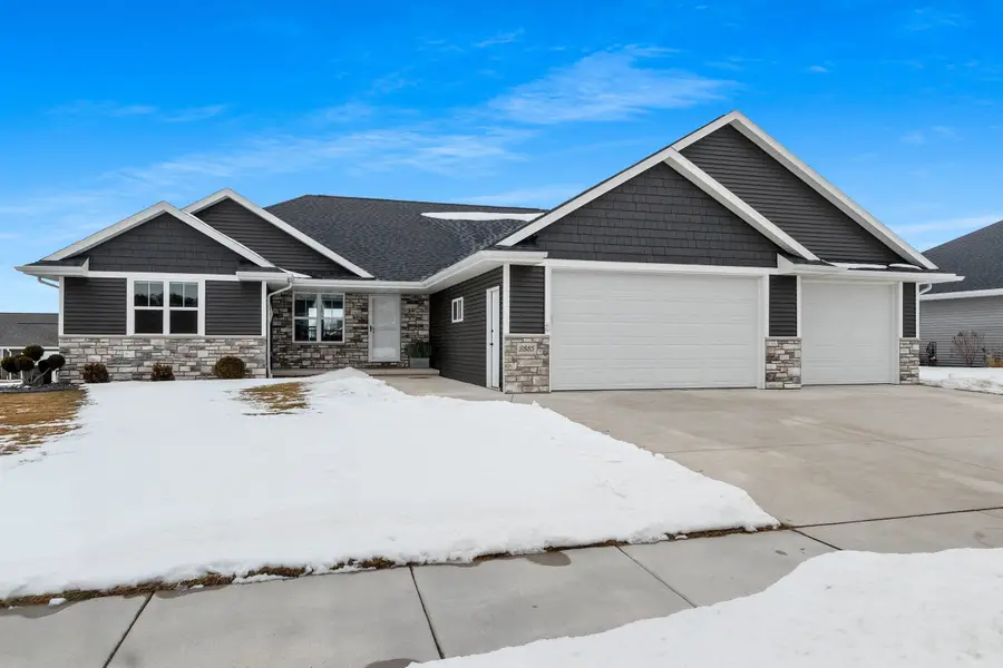 2885 Sussex Road, Green Bay, WI 54311 - #2