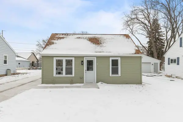 136 W Cecil Street, NEENAH, WI 54956-3204