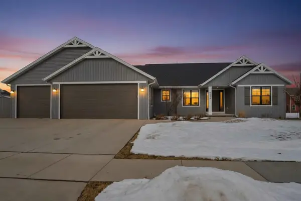 W5598 Hoelzel Way, APPLETON, WI 54915