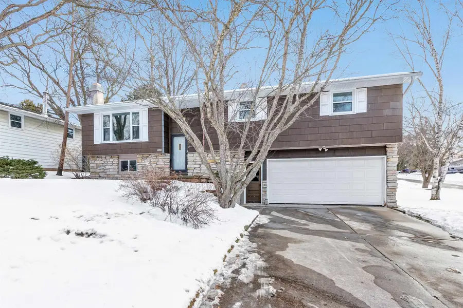 2615 Woodridge Lane, Green Bay, WI 54304 - #2