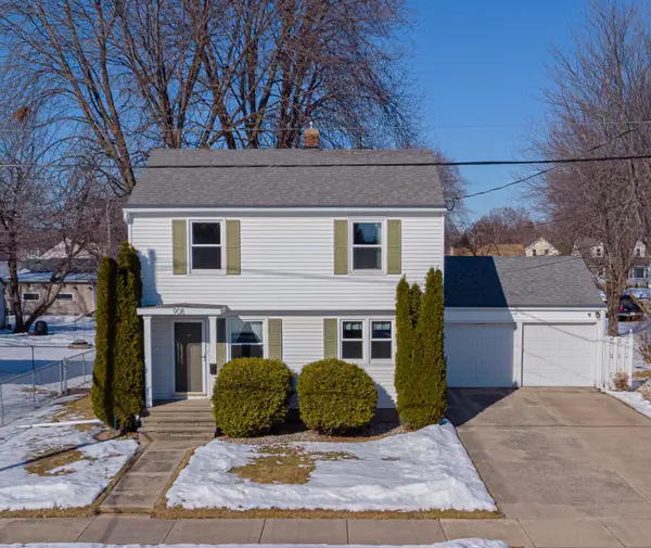 908 Eighth Street, MENASHA, WI 54952