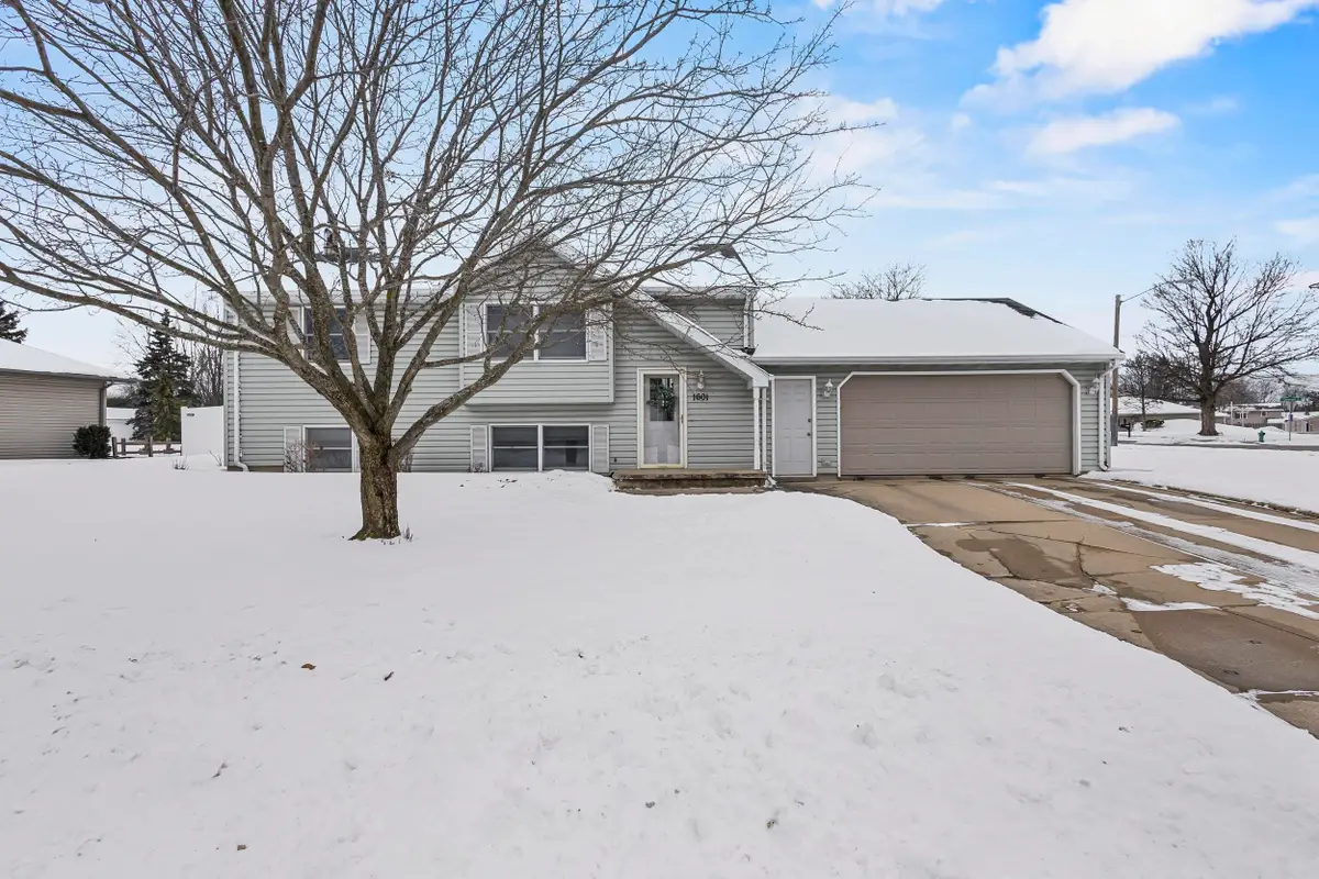 1601 S Sundown Lane, Appleton, WI 54915 - #1