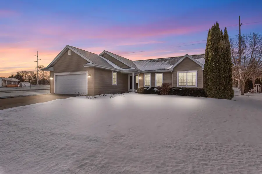 1542 Primrose Lane, Fond Du Lac, WI 54935 - #2