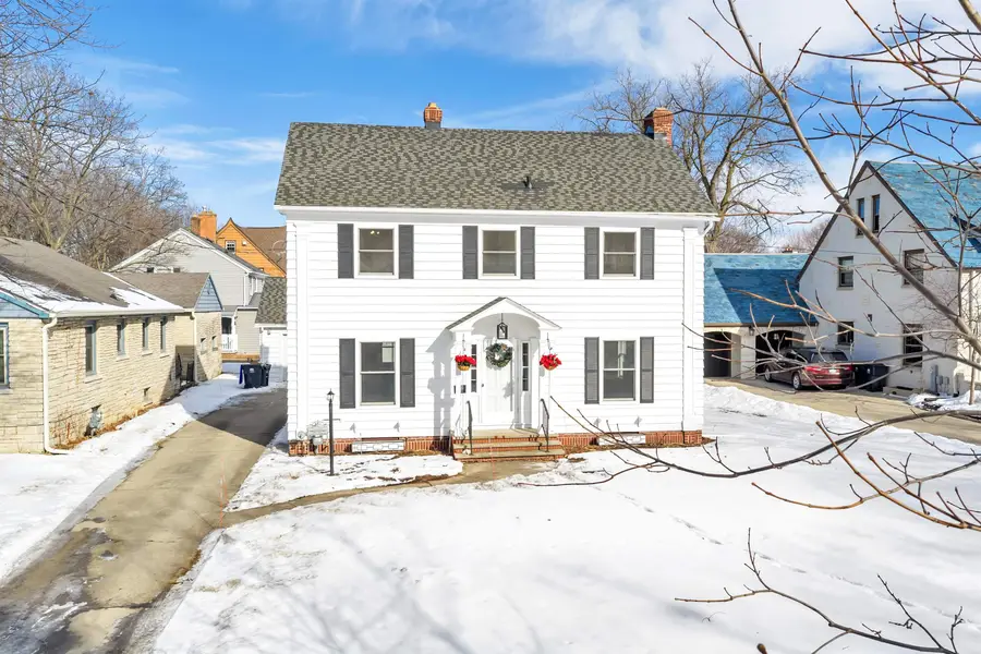 1306 E Forest Avenue, Neenah, WI 54956 - #2