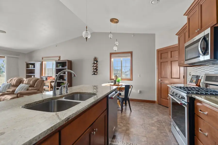 2362 E Plank Circle #D, Appleton, WI 54915 - #3