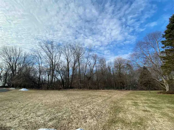 4000 Michigan Shores Drive, MENOMINEE, MI 49858