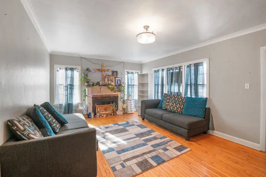 406 N Ashland Avenue, Green Bay, WI 54303 - #3