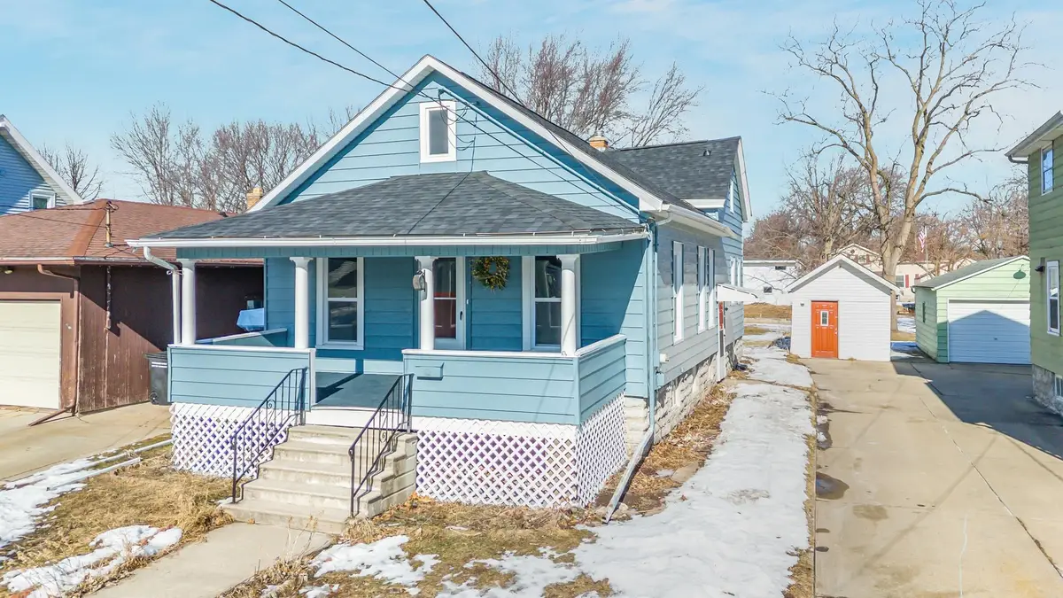 1370 Ceape Avenue, Oshkosh, WI 54901 - #1