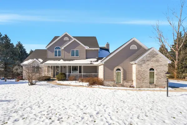 N5122 Summit Drive, FOND DU LAC, WI 54937-9307