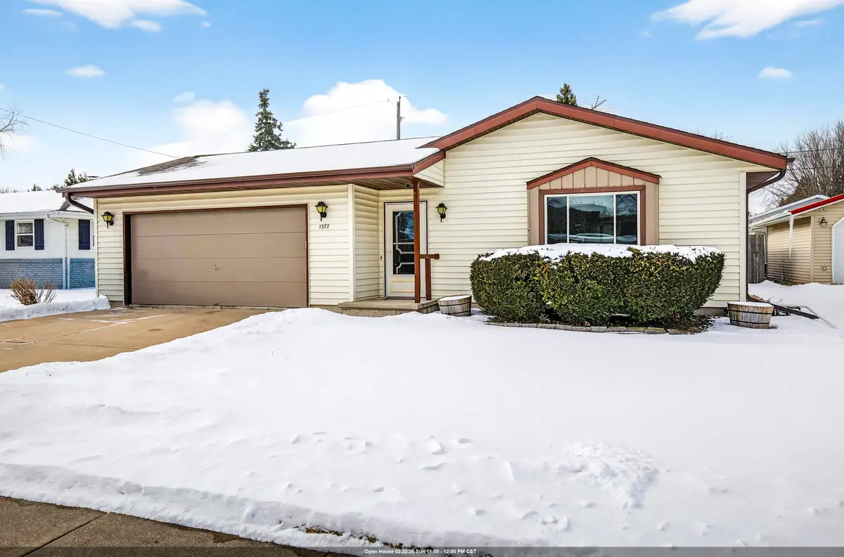 1377 Inverness Lane, Neenah, WI 54956 - #1