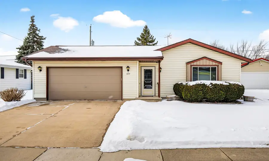 1377 Inverness Lane, Neenah, WI 54956 - #2