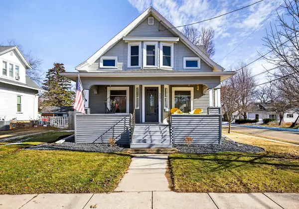 201 5th Street, NEENAH, WI 54956
