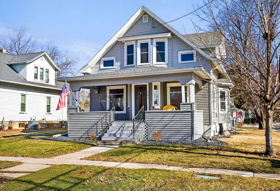 201 5th Street, Neenah, WI 54956 - #2