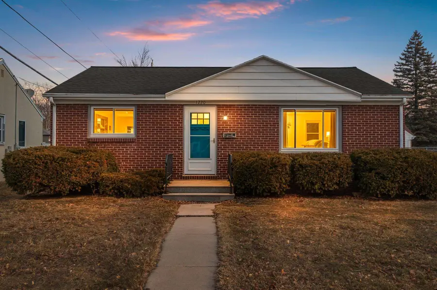 1220 Hickory Hill Drive, Green Bay, WI 54304-2361 - #2