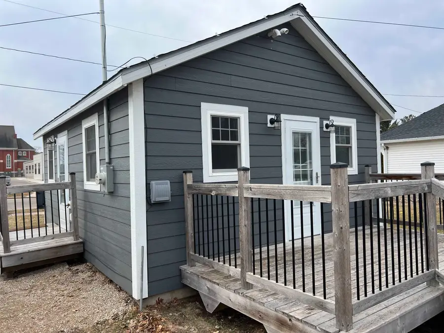 104 Lake Street, Weyauwega, WI 54983 - #2