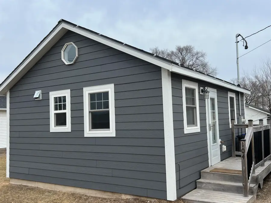 104 Lake Street, Weyauwega, WI 54983 - #3