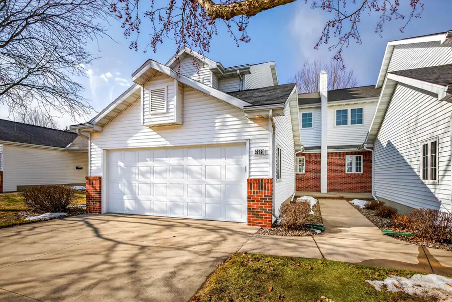 3209 N Mistwood Lane, Appleton, WI 54914 - #3