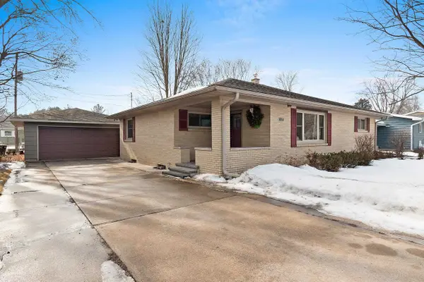 3137 Parkdale Drive, MARINETTE, WI 54143