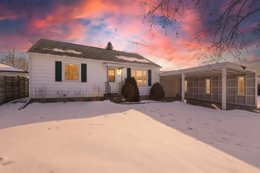 1930 Pershing Road, New London, WI 54961 - #2