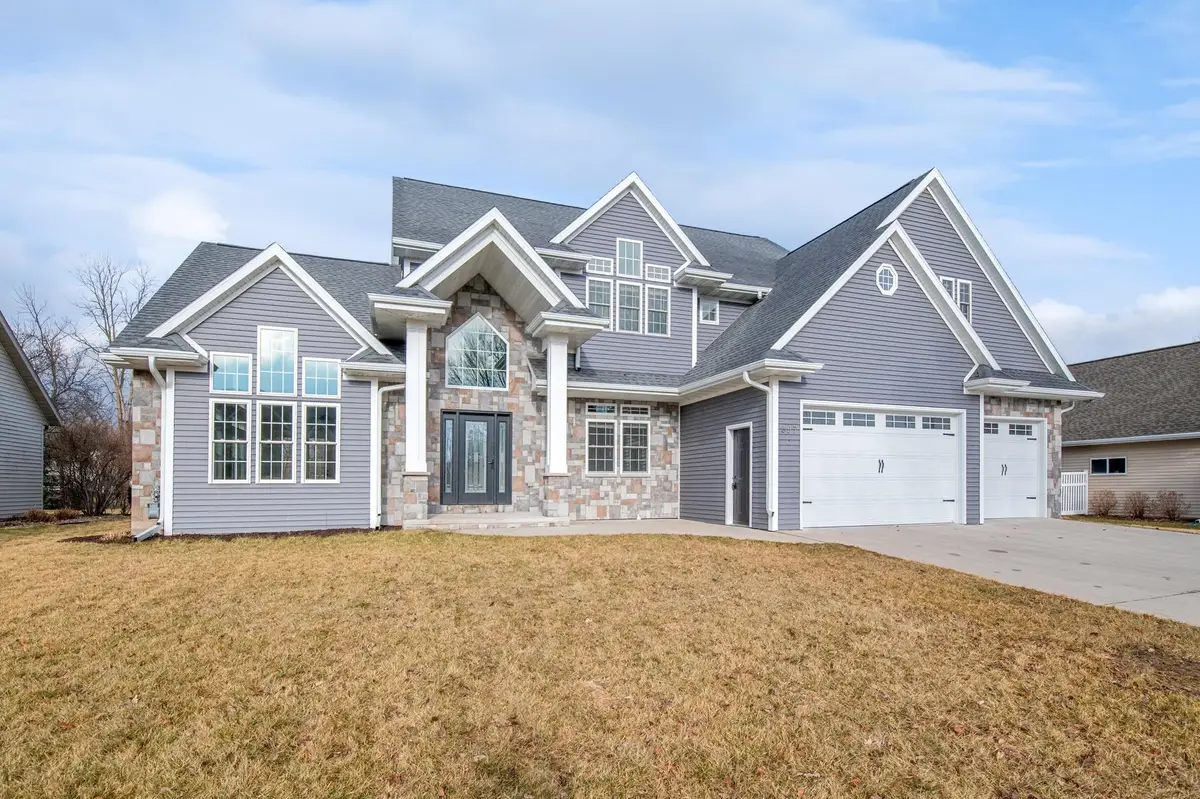 657 Black Earth Drive, De Pere, WI 54115 - #1