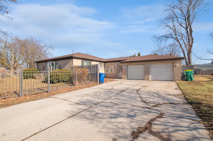 1626 Lilac Street, Green Bay, WI 54302 - #2