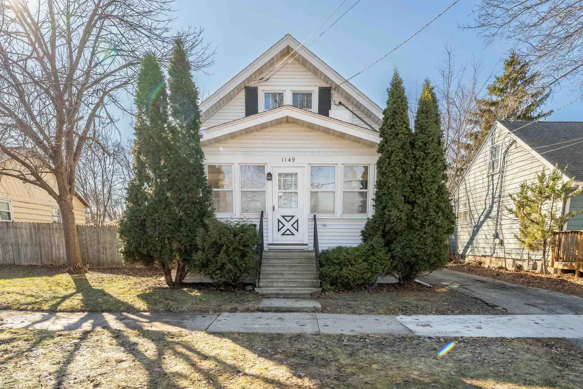 1149 W 6th Avenue, Oshkosh, WI 54902-5733 - #1