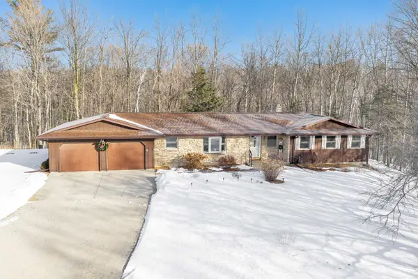 3577 Hidden Valley Lane, GREEN BAY, WI 54311-9653