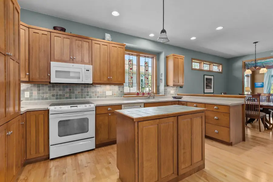 924 E Pondview Court, Appleton, WI 54913 - #3