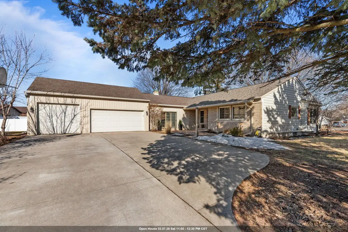 1101 Park Village Drive, Neenah, WI 54956 - #1