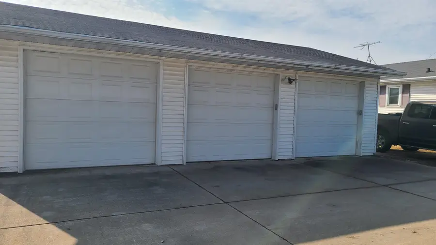 2427 Memorial Drive, Green Bay, WI 54303-6229 - #2