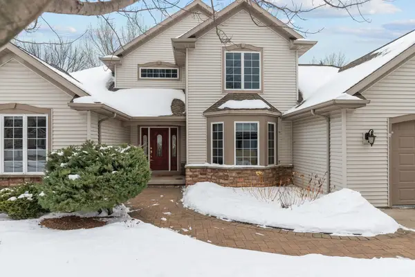 1827 Orchard Blossom Drive, APPLETON, WI 54915-7091