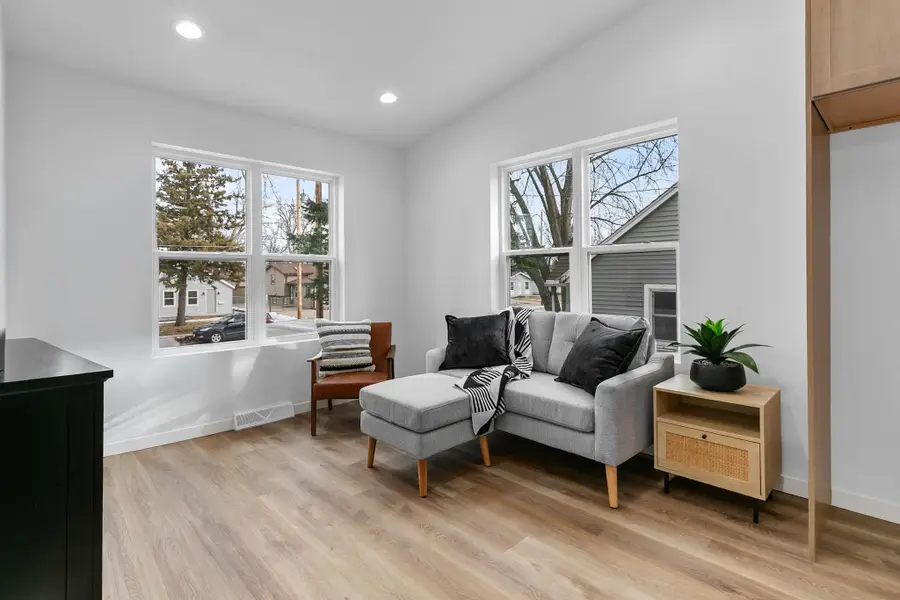 305 W Smith Avenue, Oshkosh, WI 54901 - #2