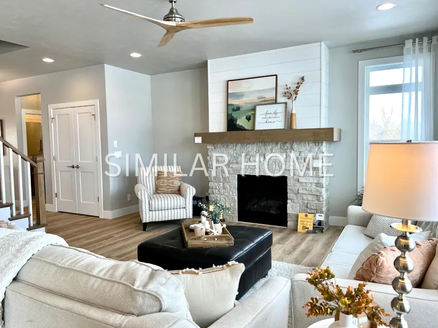 5875 W Delta Drive, Menasha, WI 54952 - #2