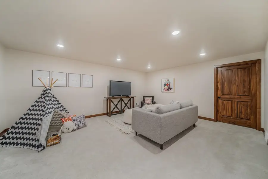 N8864 Galway Lane, Menasha, WI 54952 - #2