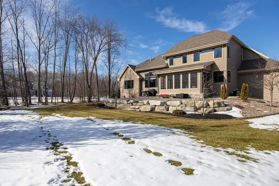 405 Woodfield Prairie Way, Hobart, WI 54155 - #2