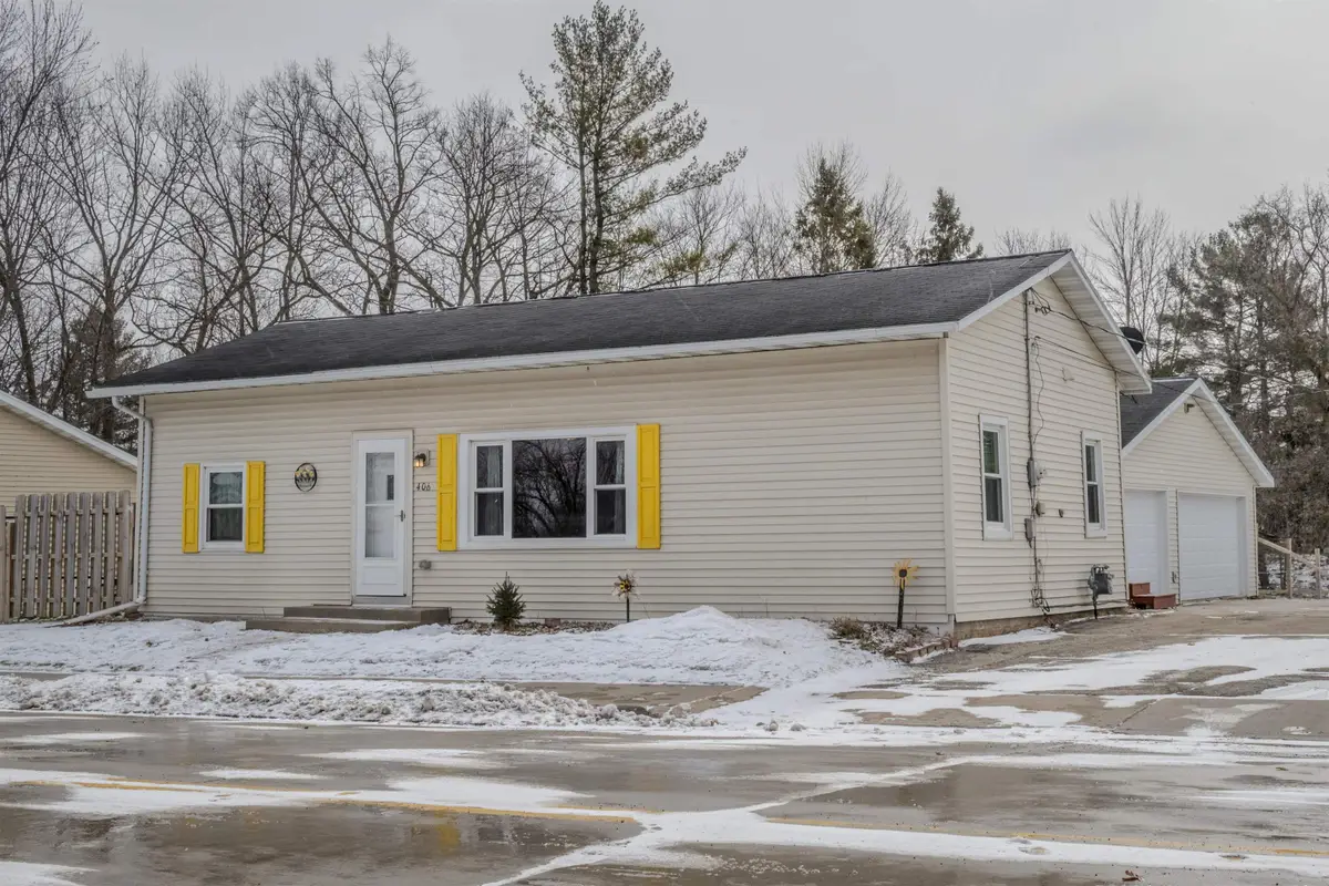 406 E Main Street, Gillett, WI 54124 - #1