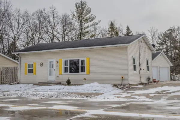 406 E Main Street, GILLETT, WI 54124