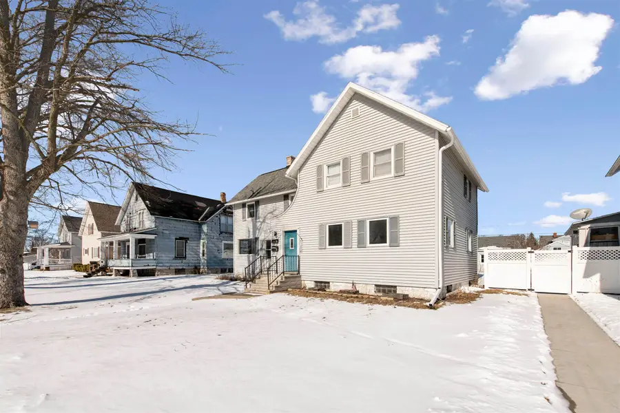 1120 Elizabeth Avenue, Marinette, WI 54143 - #2