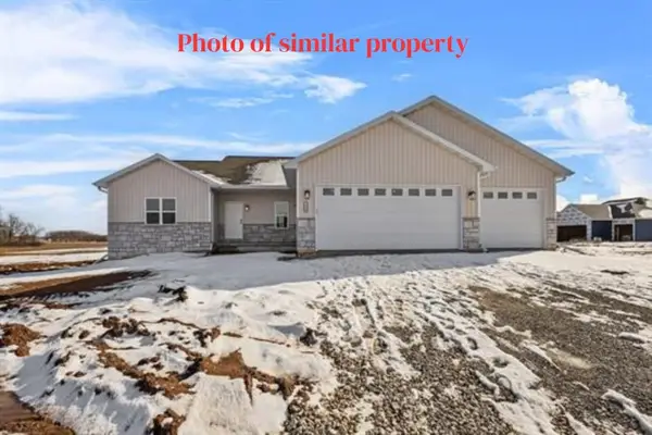 W5773 Roundstone Place, MENASHA, WI 54952