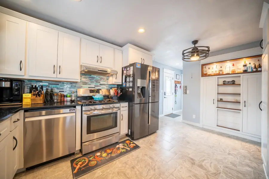 1617 W 9th Avenue, Oshkosh, WI 54902 - #3