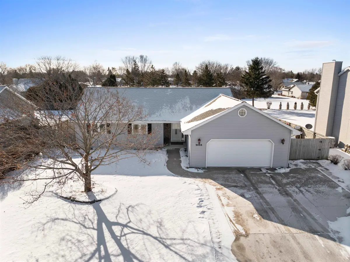 3033 W Hiawatha Drive, Appleton, WI 54914 - #1
