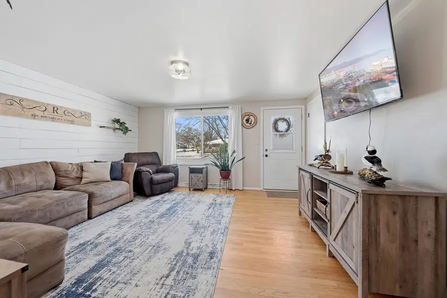 1129 Suburban Drive, De Pere, WI 54115-1032 - #3