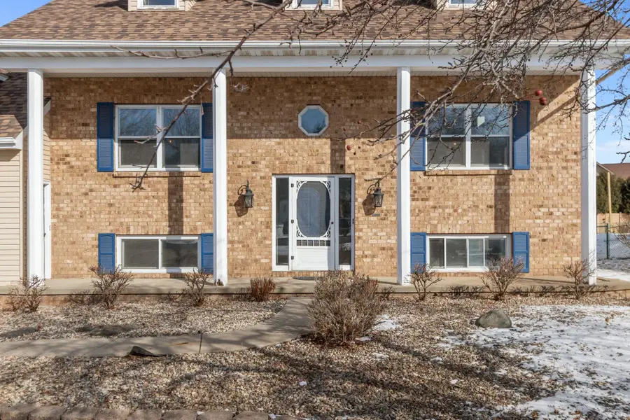 2618 W Sunnyview Circle, Appleton, WI 54914 - #3