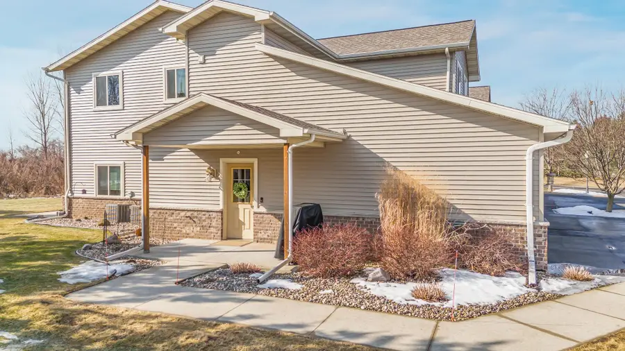 1072 W Willis Way, Appleton, WI 54913 - #3