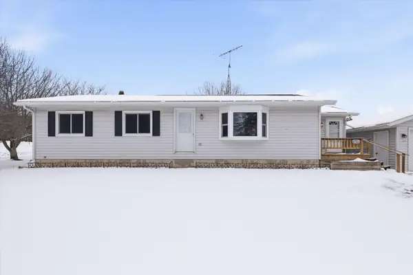 N5516 Hillside Drive, WILD ROSE, WI 54984-0000