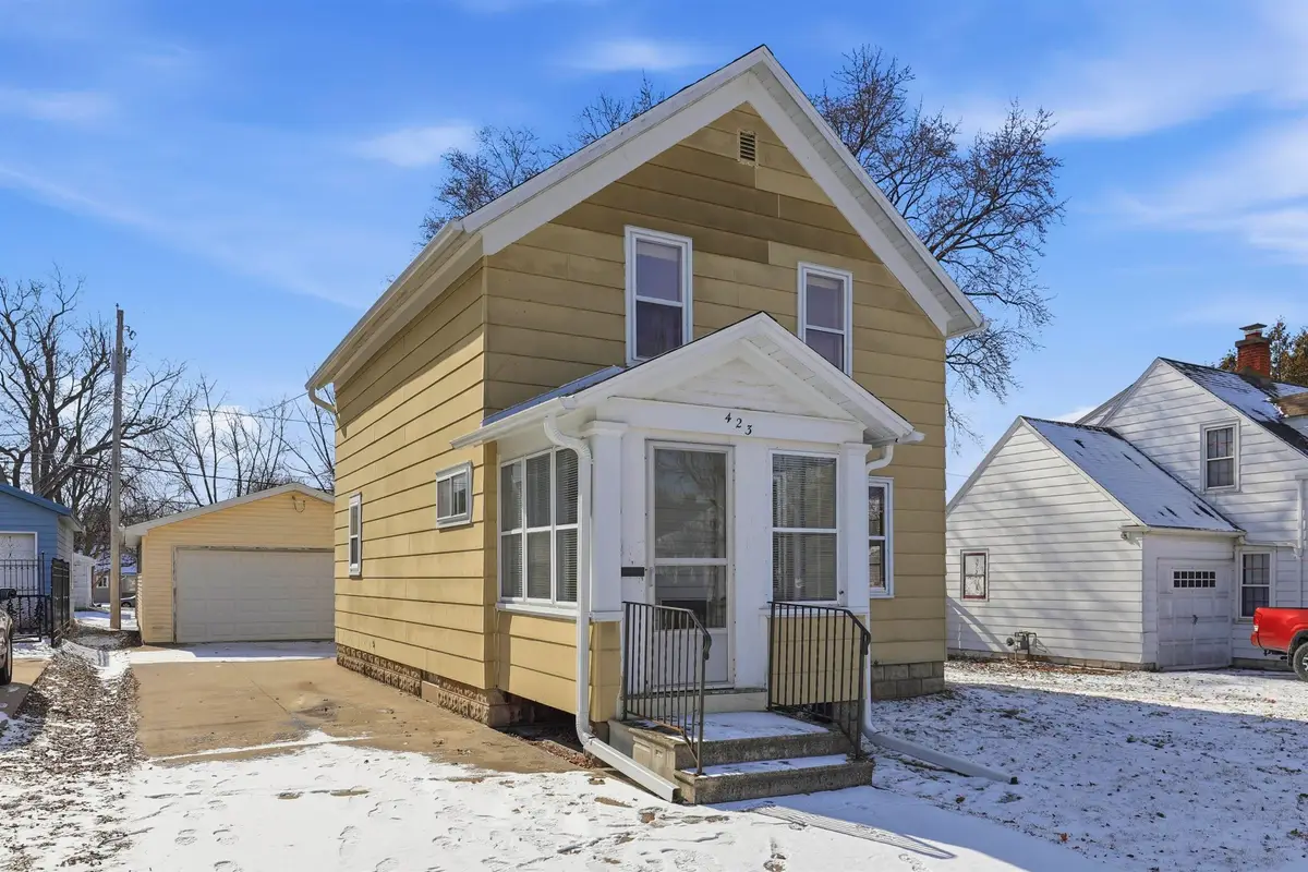 423 W 7th Street, Kaukauna, WI 54130 - #1